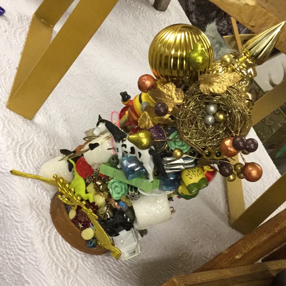Christmas I SPY trinket tree minions baseball memorabilia festival farmer’s - Picture 4 of 12